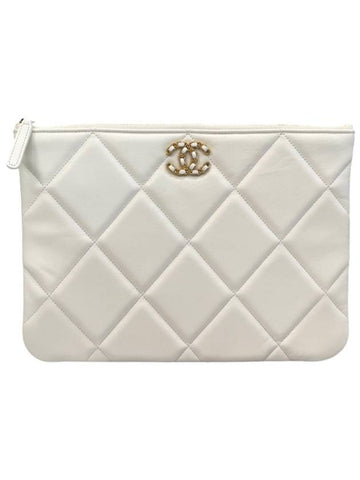 19 Medium Lambskin Clutch Bag White Chanel