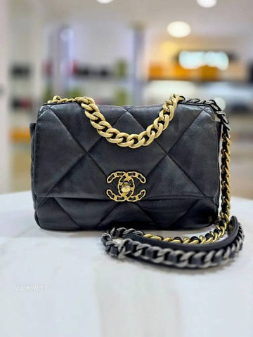 19 Bag Medium Gold Cross 31st Jenny AS1160 Chanel