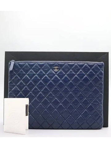 A82552 Navy Caviar Classic Large CC Silver Logo Clutch Chanel