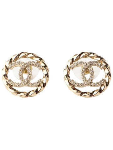ABA208 CC logo crystal round earrings 33778 1 Chanel