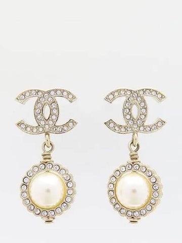 AB2307 CC Piercing Crystal Around Pearl Drop Gold Earrings Chanel